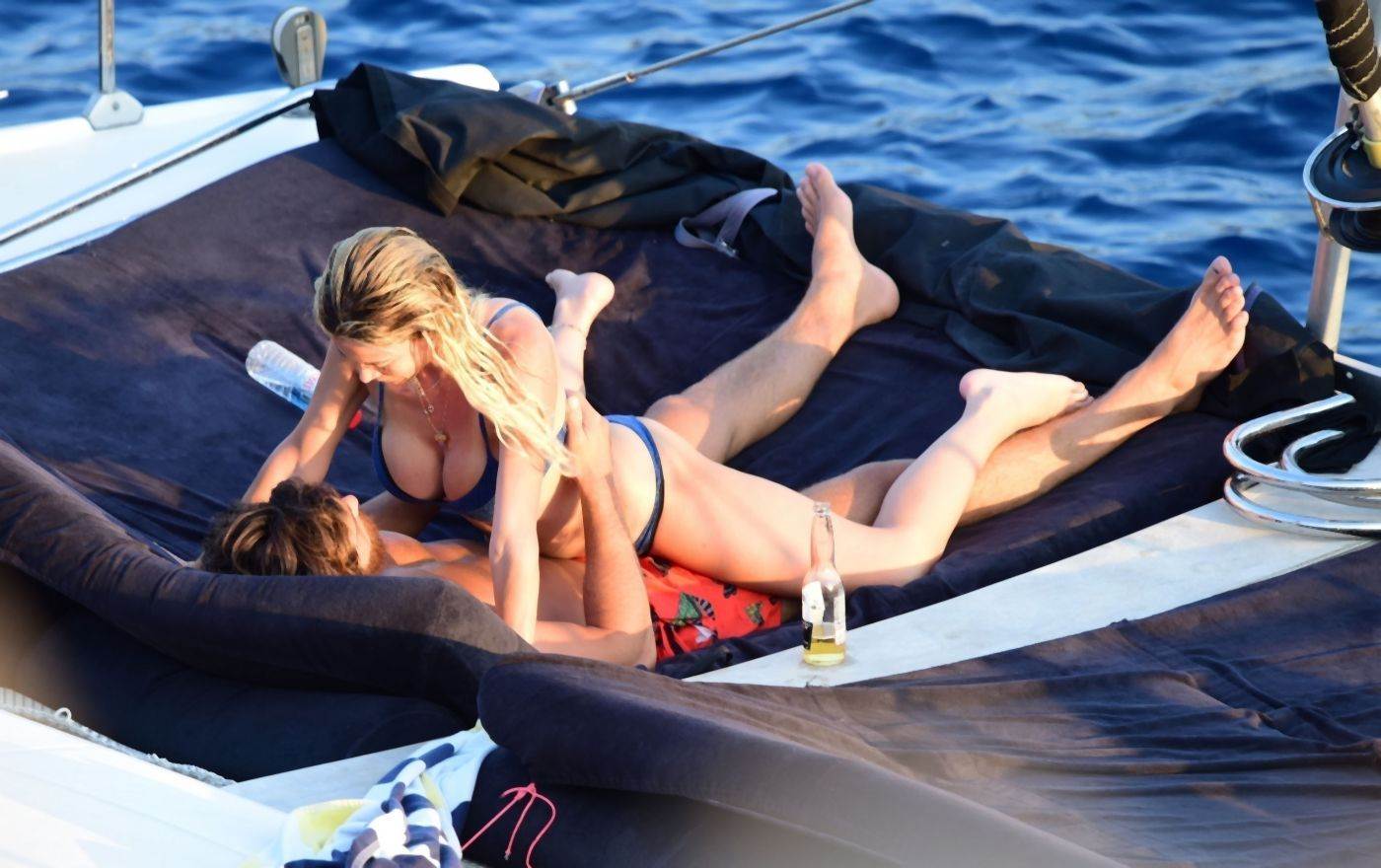 Džan Jaman i Dileta Leota u strasnom zagrljaju na moru