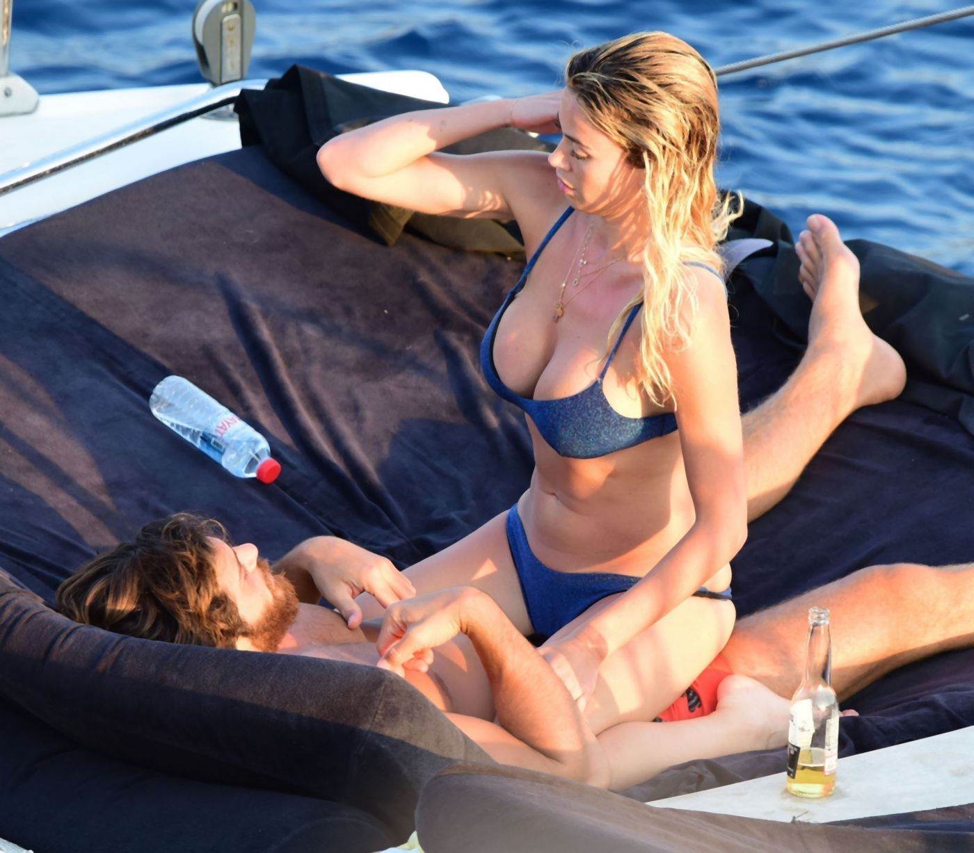 Džan Jaman i Dileta Leota u strasnom zagrljaju na moru