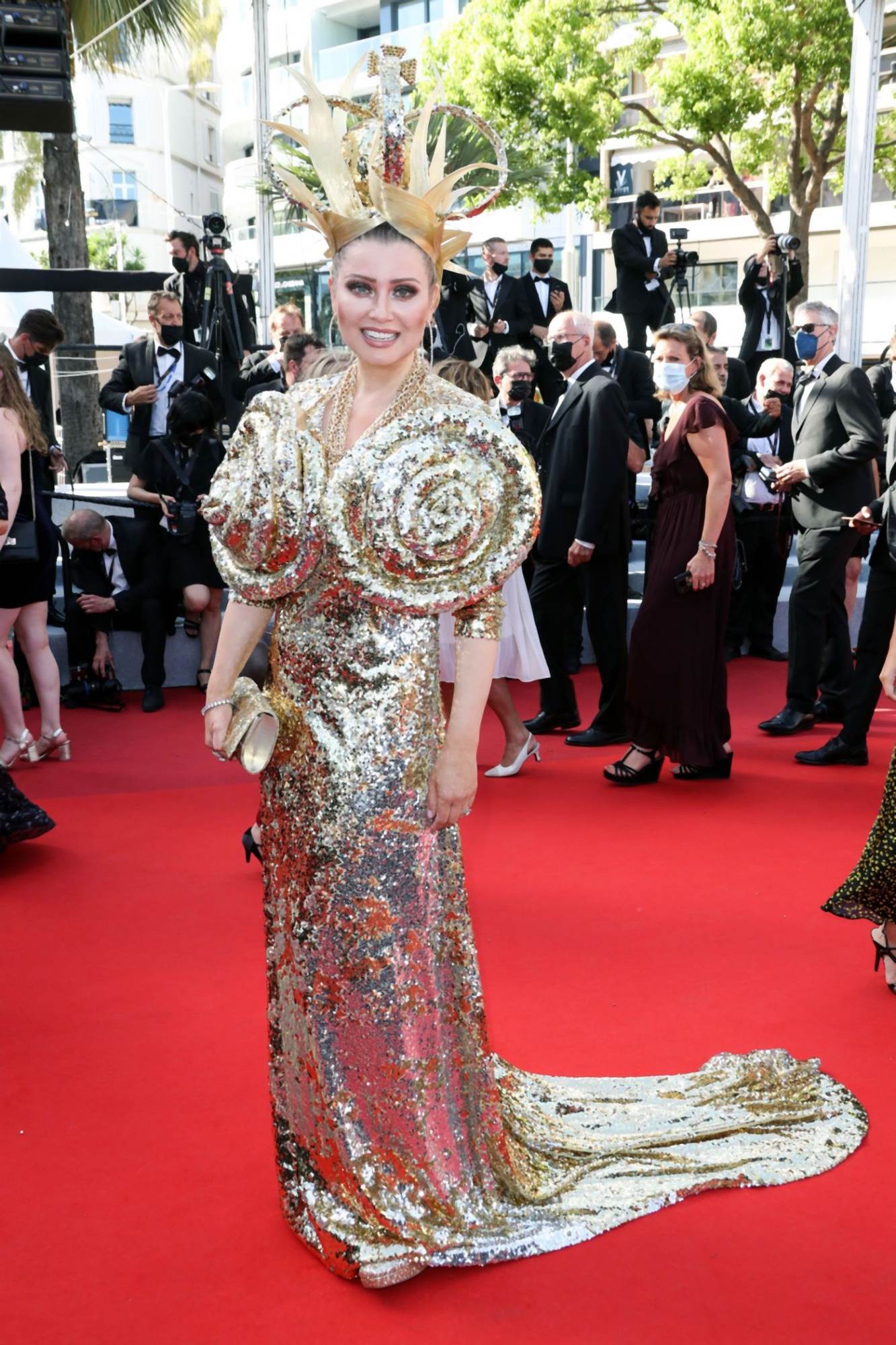 Žena Vinsenta Kasela blistala u Kanu