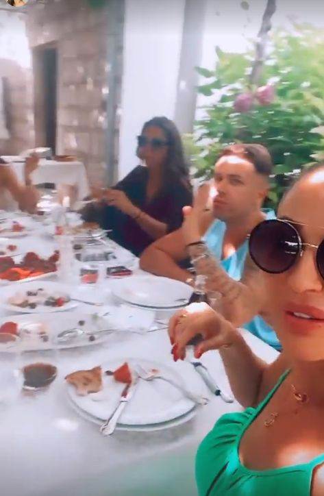 Ceca se razbolela zbog koncerta na kiši