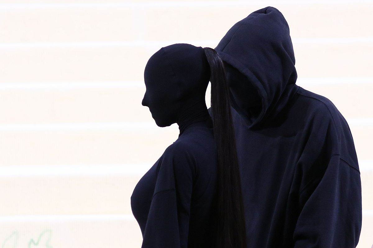 Kim Kardašijan u crnom Met Gala
