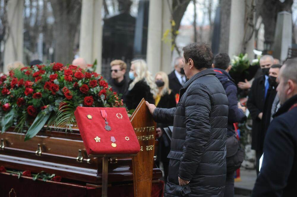Dragan Kojic Keba na sahrani Milutina Mrkonjica.jpg