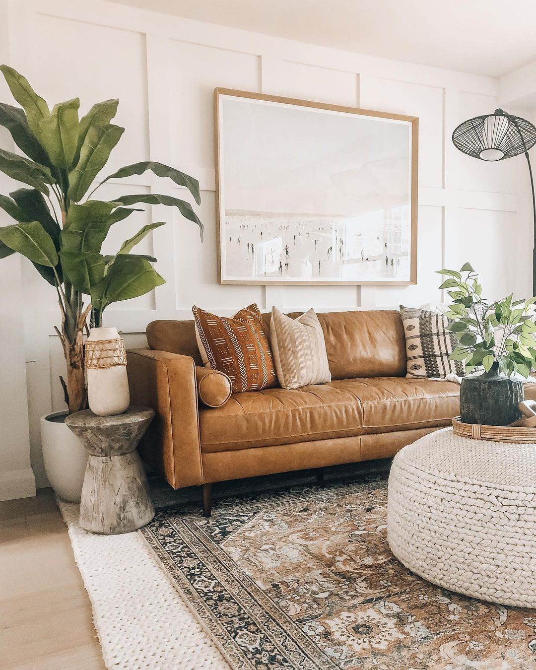 Kožna sofa u dnevnoj sobi