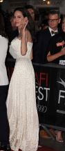 Modni trenutak: najlepša Versaće haljina za premijeru Anđeline Džoli u Holivudu