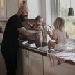 Muškarci na porodiljskom odsustvu: kako žive tate u Švedskoj (FOTO)