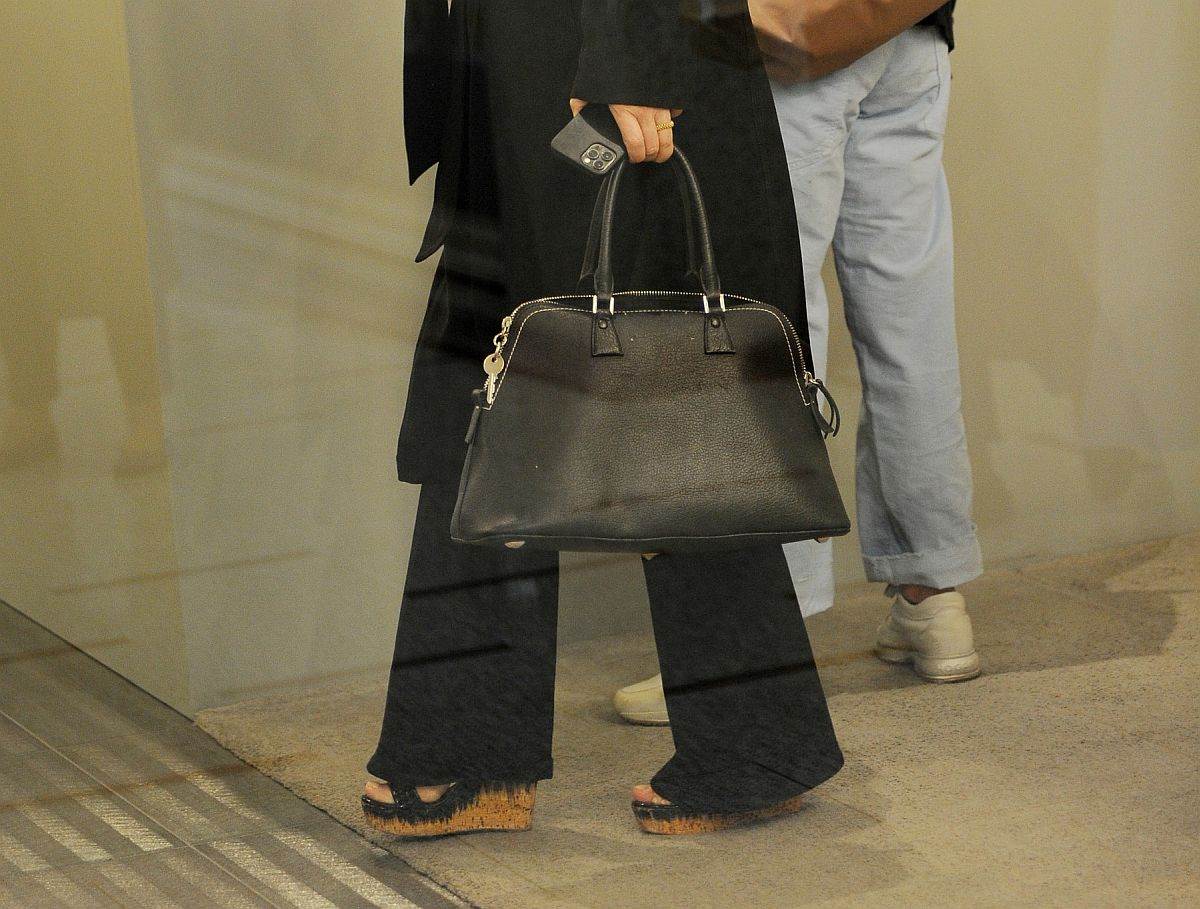 monika beluci tasna 0680528538.jpg