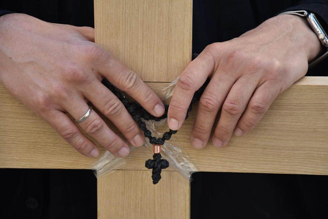 Kad Nikola Rokvić stiže na Eginu u manastir Svetog Nektarija