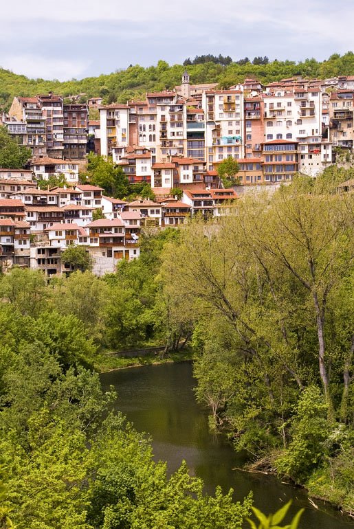 stock-photo-river-yantra-and-the-picturesque-city-of-veliko-tarnovo-bulgaria-32587750
