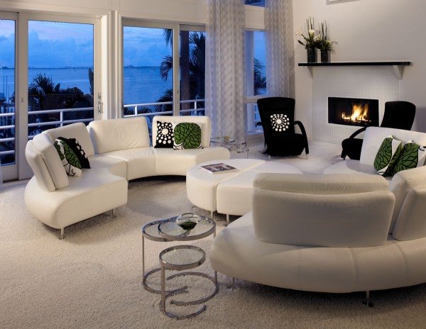 Jarki kolorit u modernom enterijeru