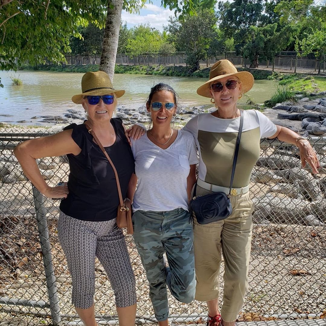 Lepa Brena na farmi aligatora