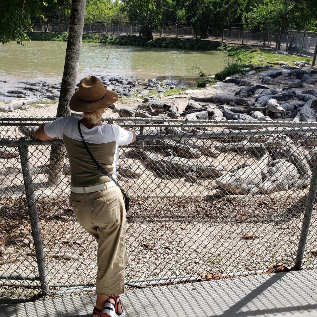 Lepa Brena na farmi aligatora