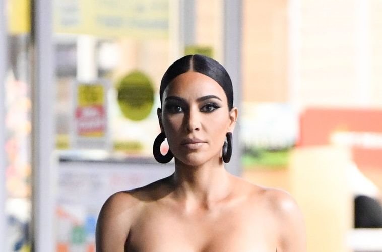 kim kardasijan naslova.jpg