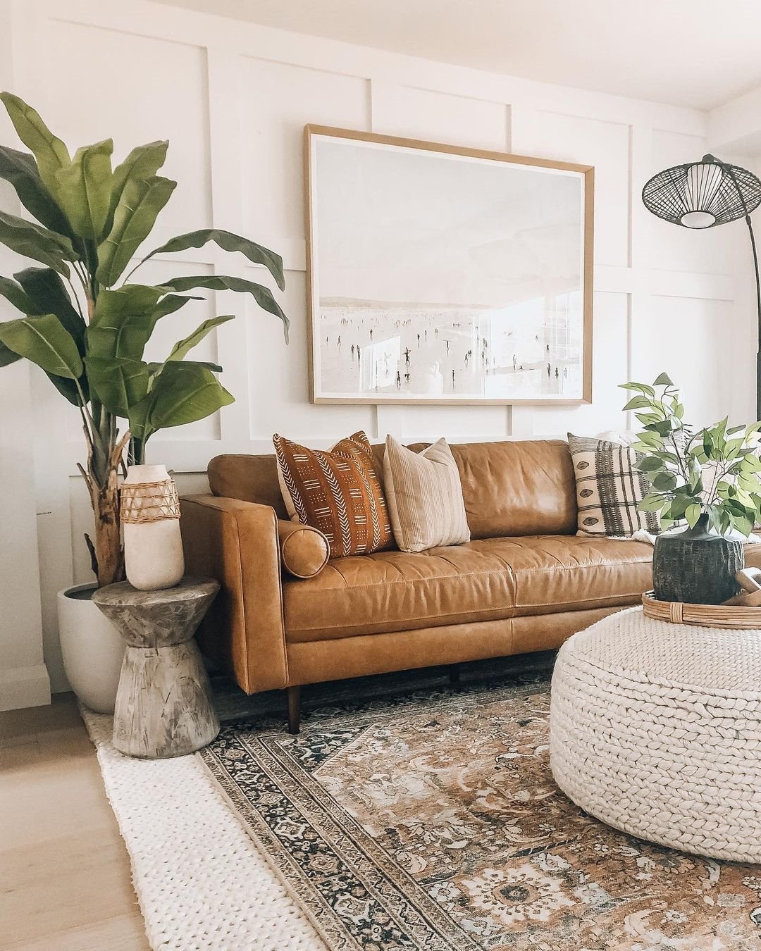 Kožna sofa u dnevnoj sobi