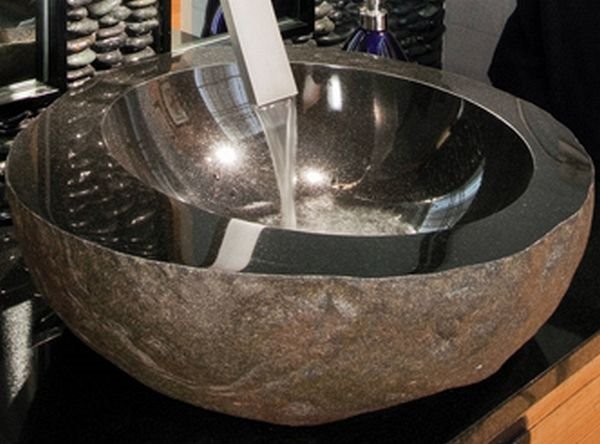 Neobične ideje za kupatilo: kameni umivaonik u zen stilu