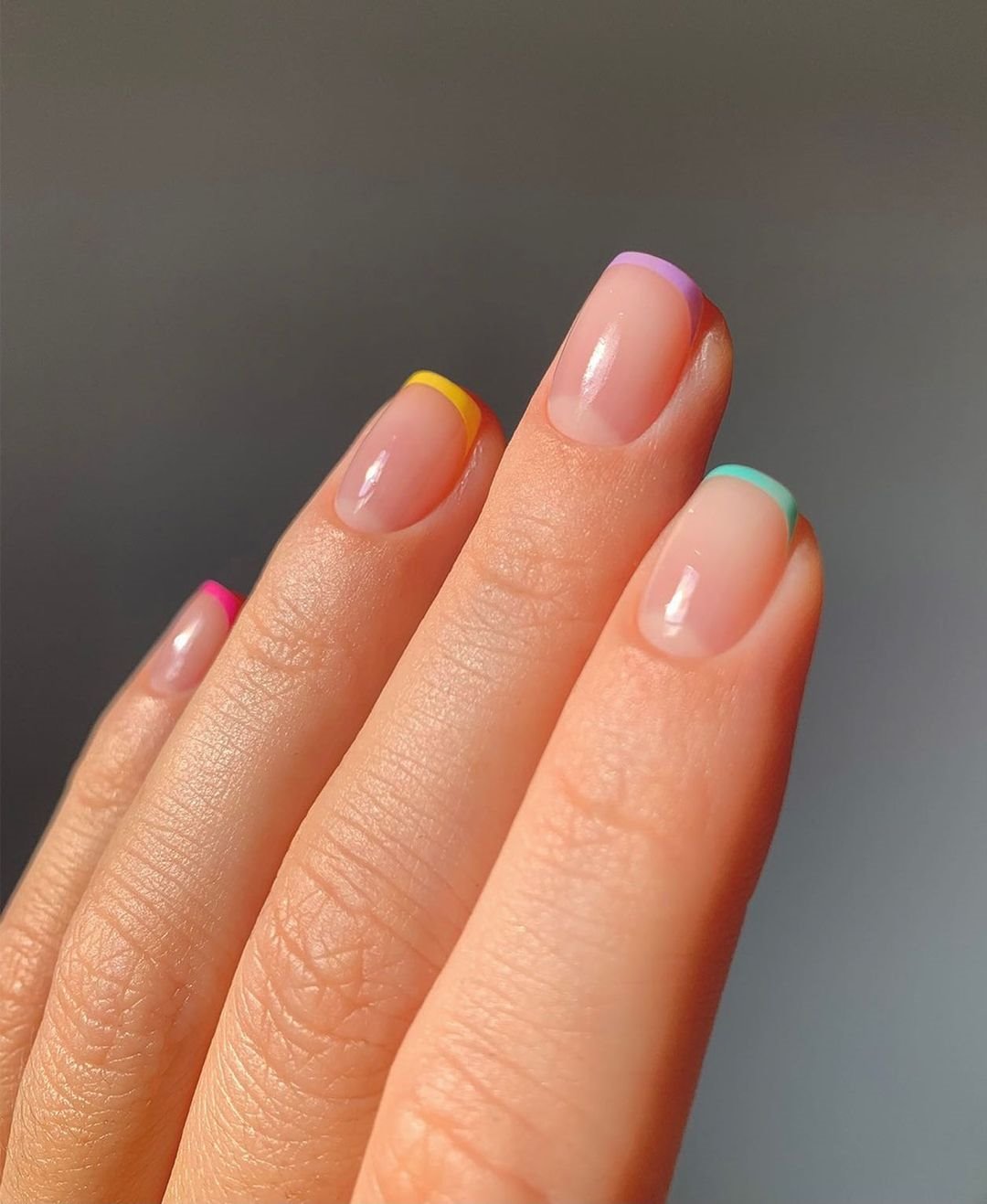 frenc manikir nokti razne boje.jpg