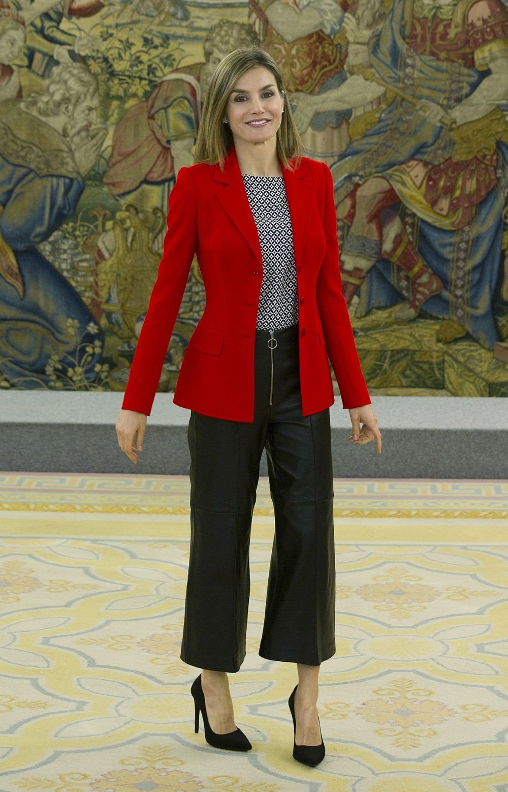 kraljica leticija kozne pantalone