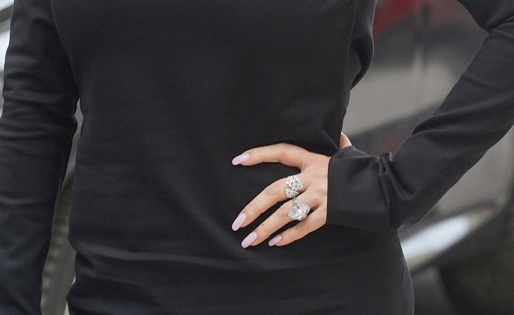 Ceca Ražnatović u prugastim čizmama