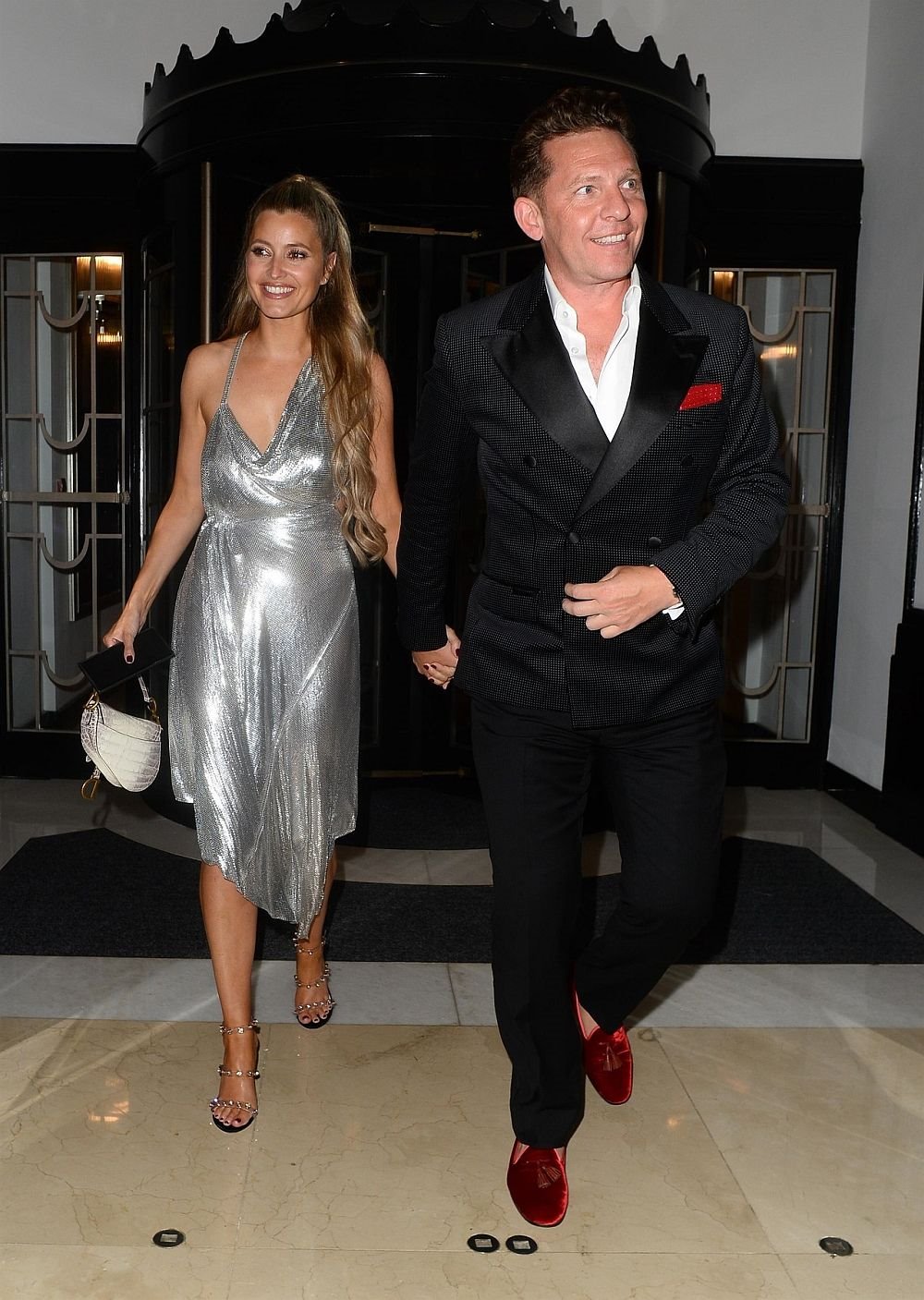 holi valans nik kendi 0630503723.jpg