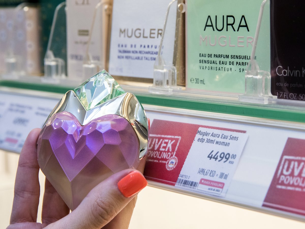 mugler-aura-30.jpg