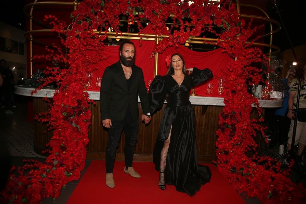 Seka Aleksić u najmodernijoj boji za proleće 2022. godine