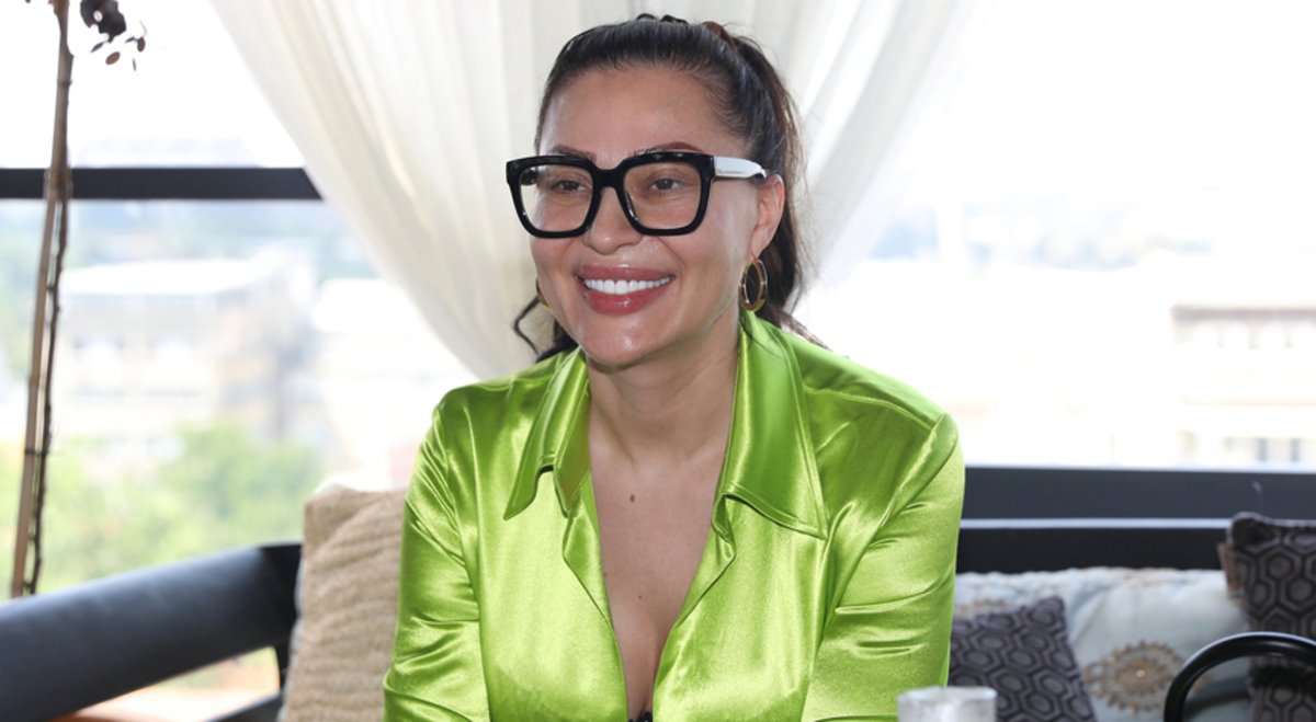 Ceca u satenskom odelu