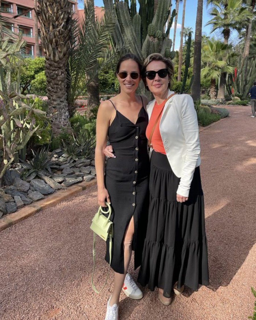 ana-ivanovic tasna instagram jacquemus narandzasta.jpg