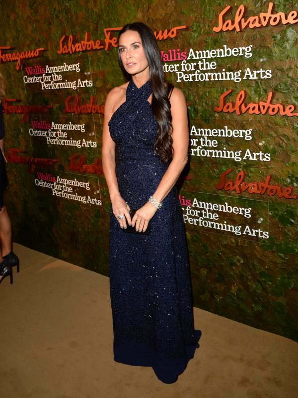 Modni trenutak: Demi Mur u plavom glamuru