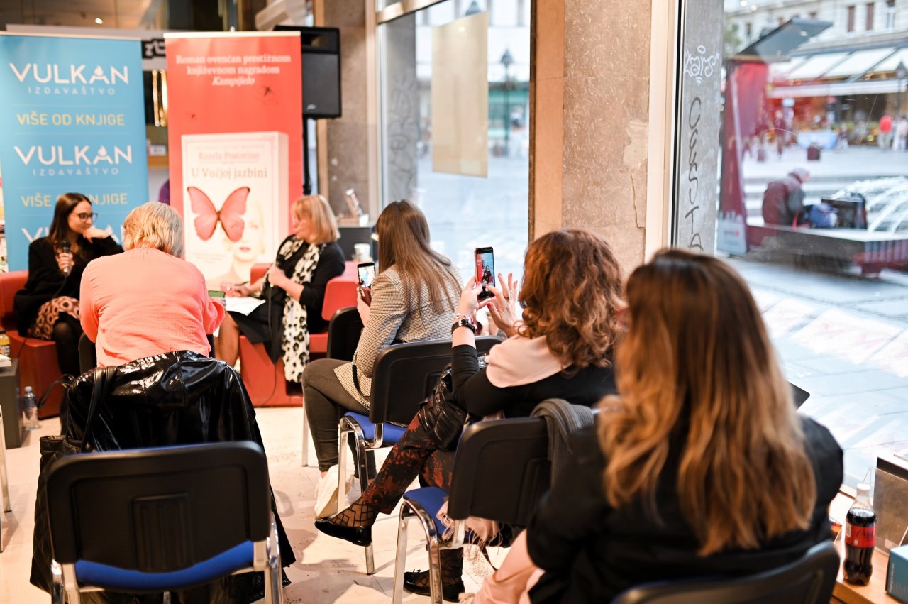 Predstavljanje knjige U vučjoj jazbini.JPG