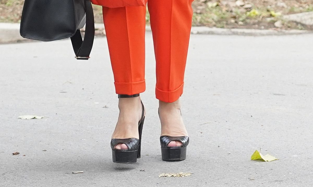 ana bekuta sandale.jpg