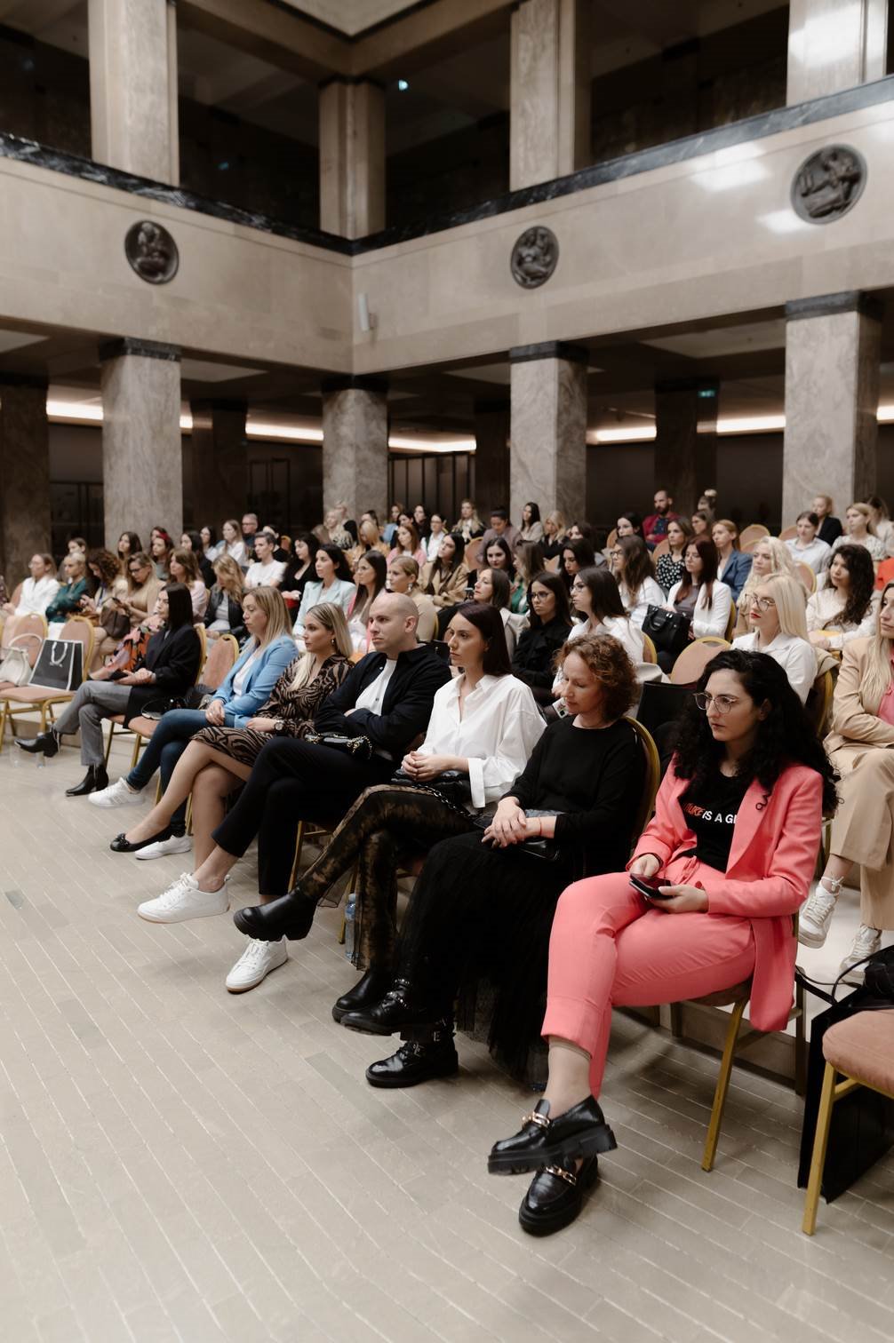 MrdjaLoversStudio-elle talks 23.jpg