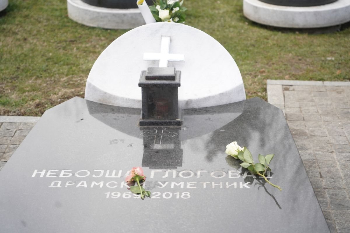 nebojsa glogovac grob groblje 004.jpg