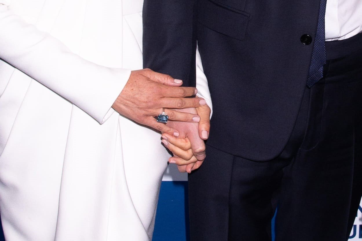 Bela haljina Megan Markl