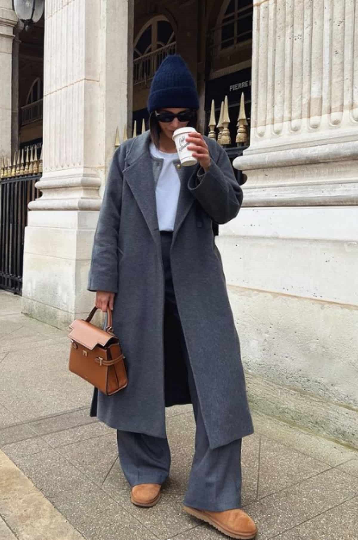 sivi kaput sa braon cizmama-min.jpg