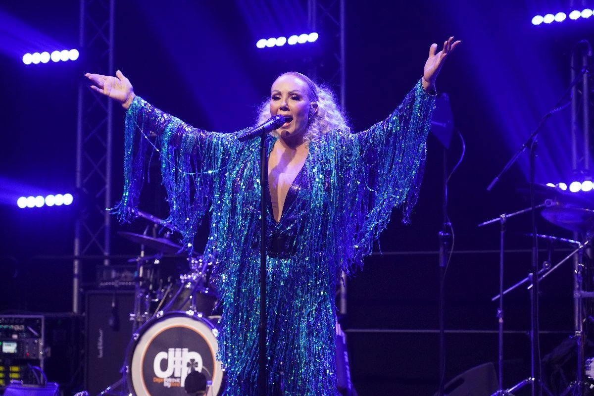 lepa brena repriza nove godine-min.jpg