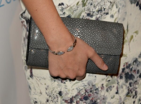 Modni trenutak: cvetni šik Olivije Vajld