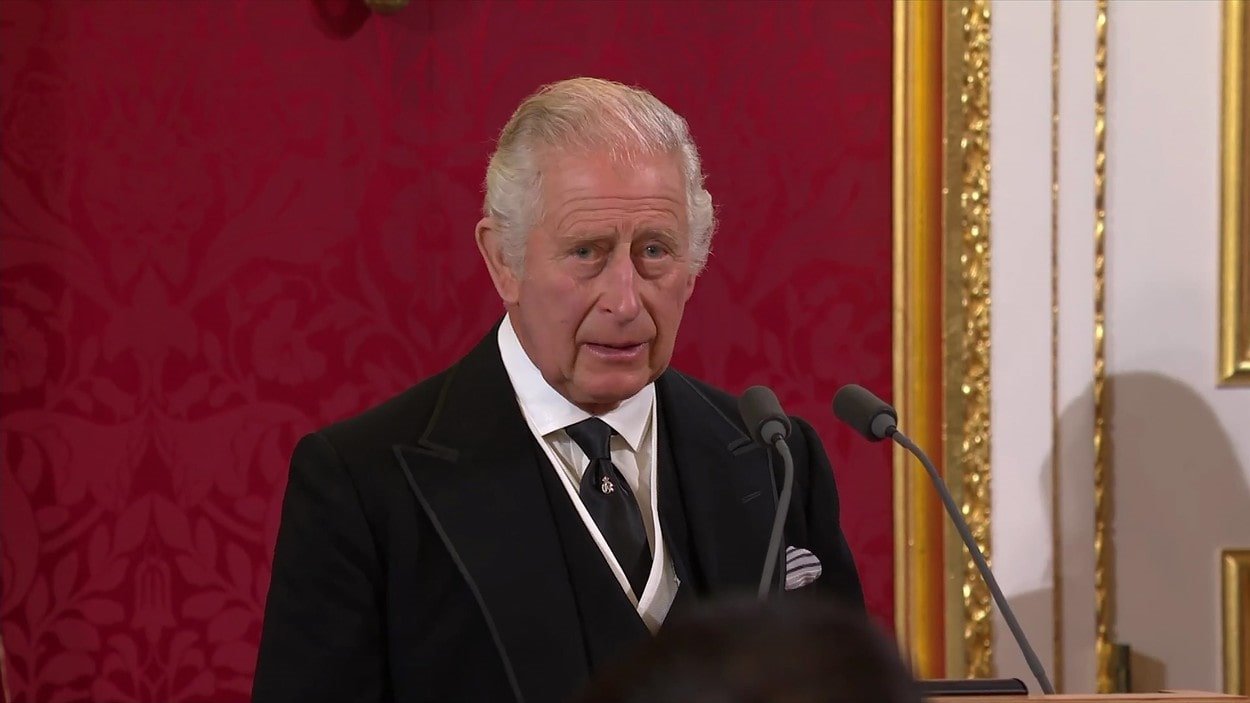 Adel odbila da peva na krunisanju kralja Čarlsa