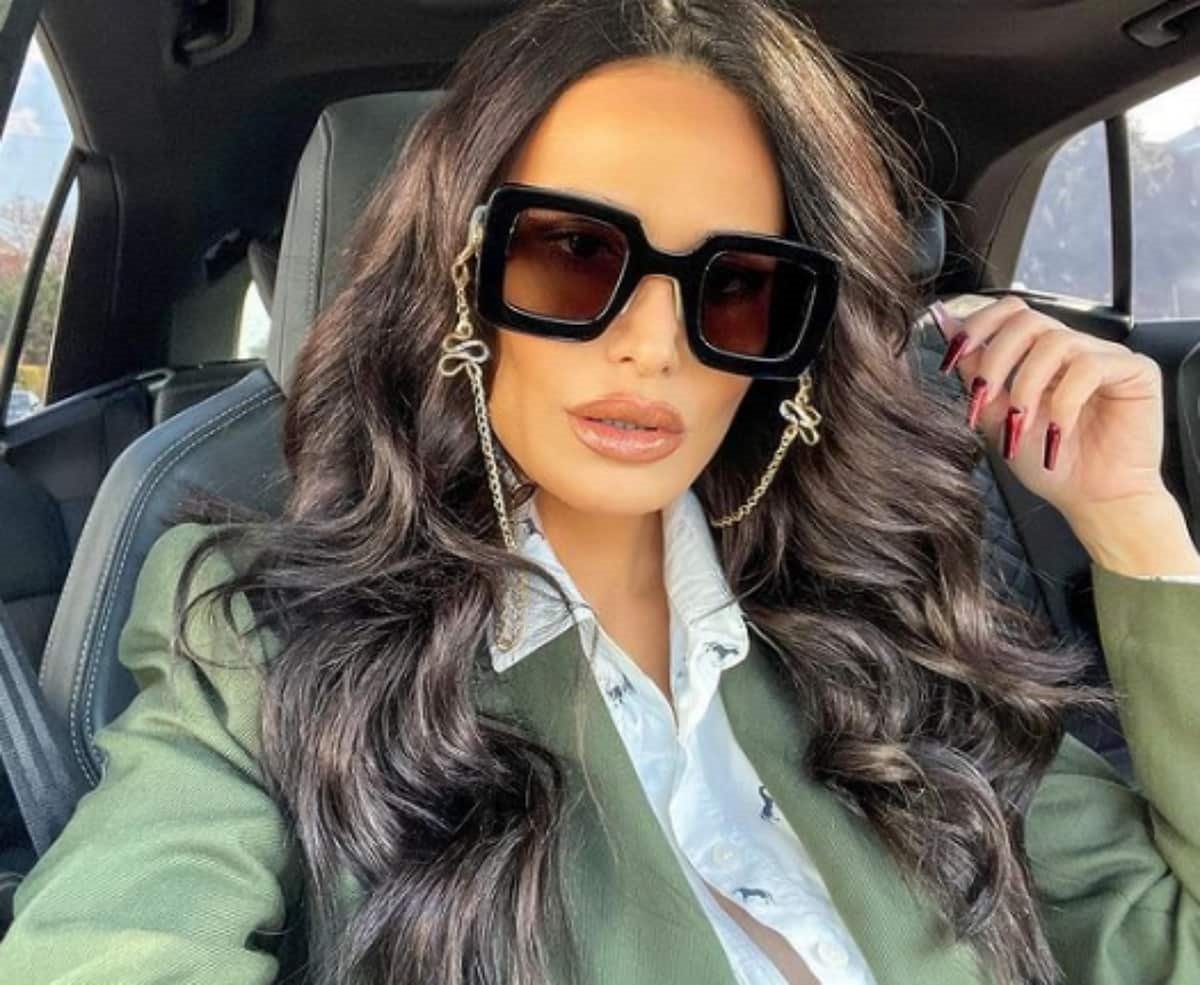 indira aradinovic-min.jpg