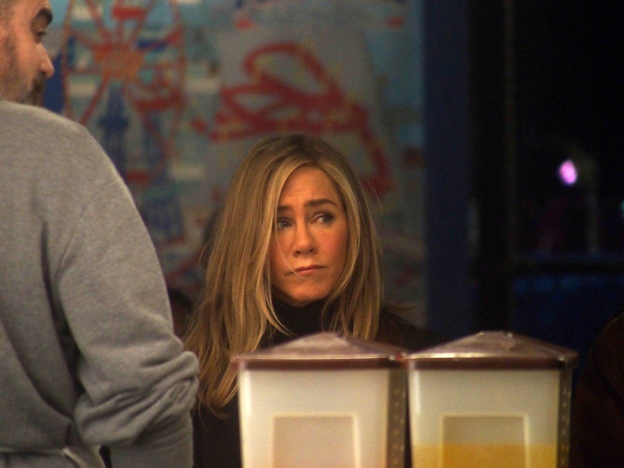 Dženifer Aniston plakala kad je čula da je Anđelina trudna