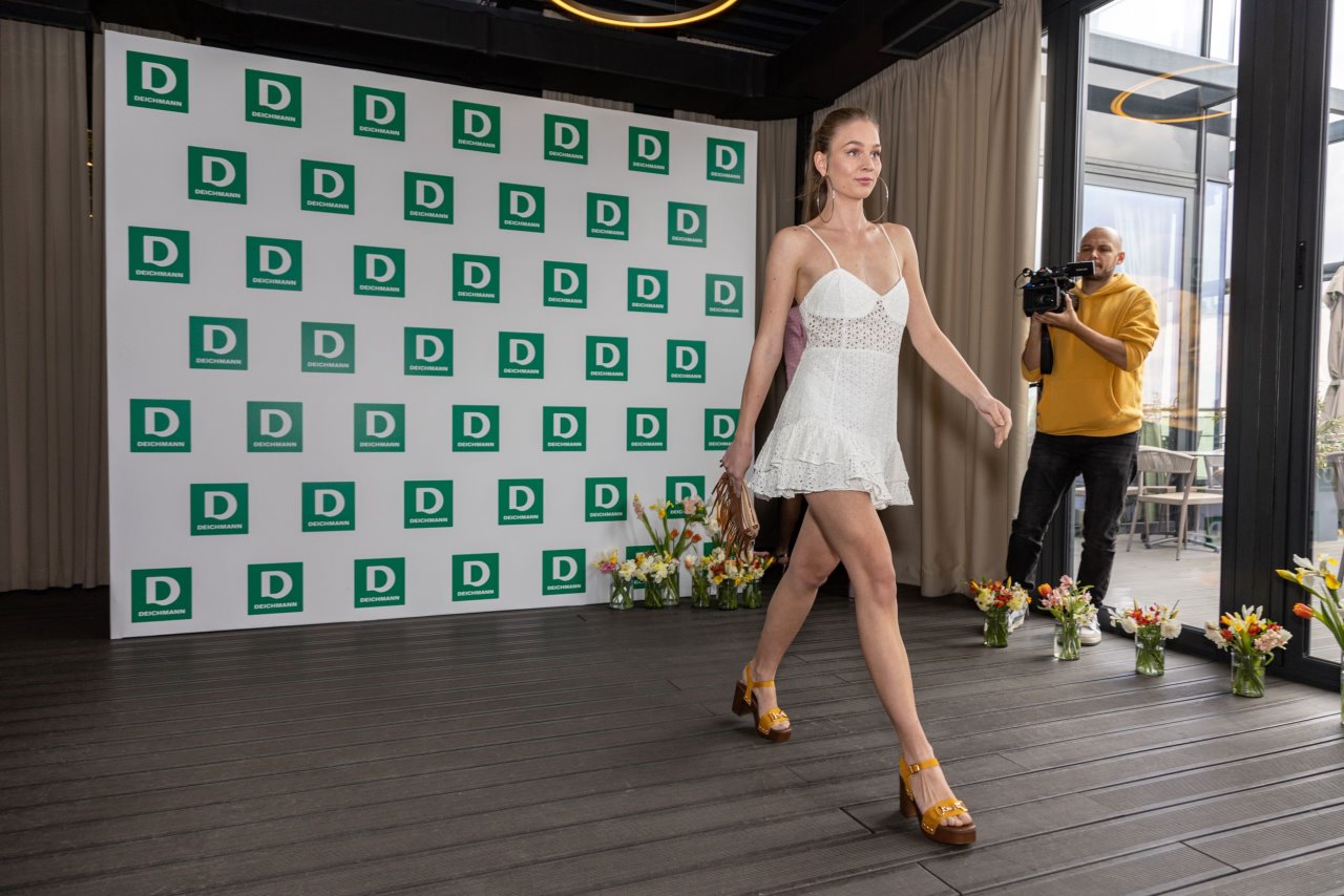 5 - Deichmann foto.jpg