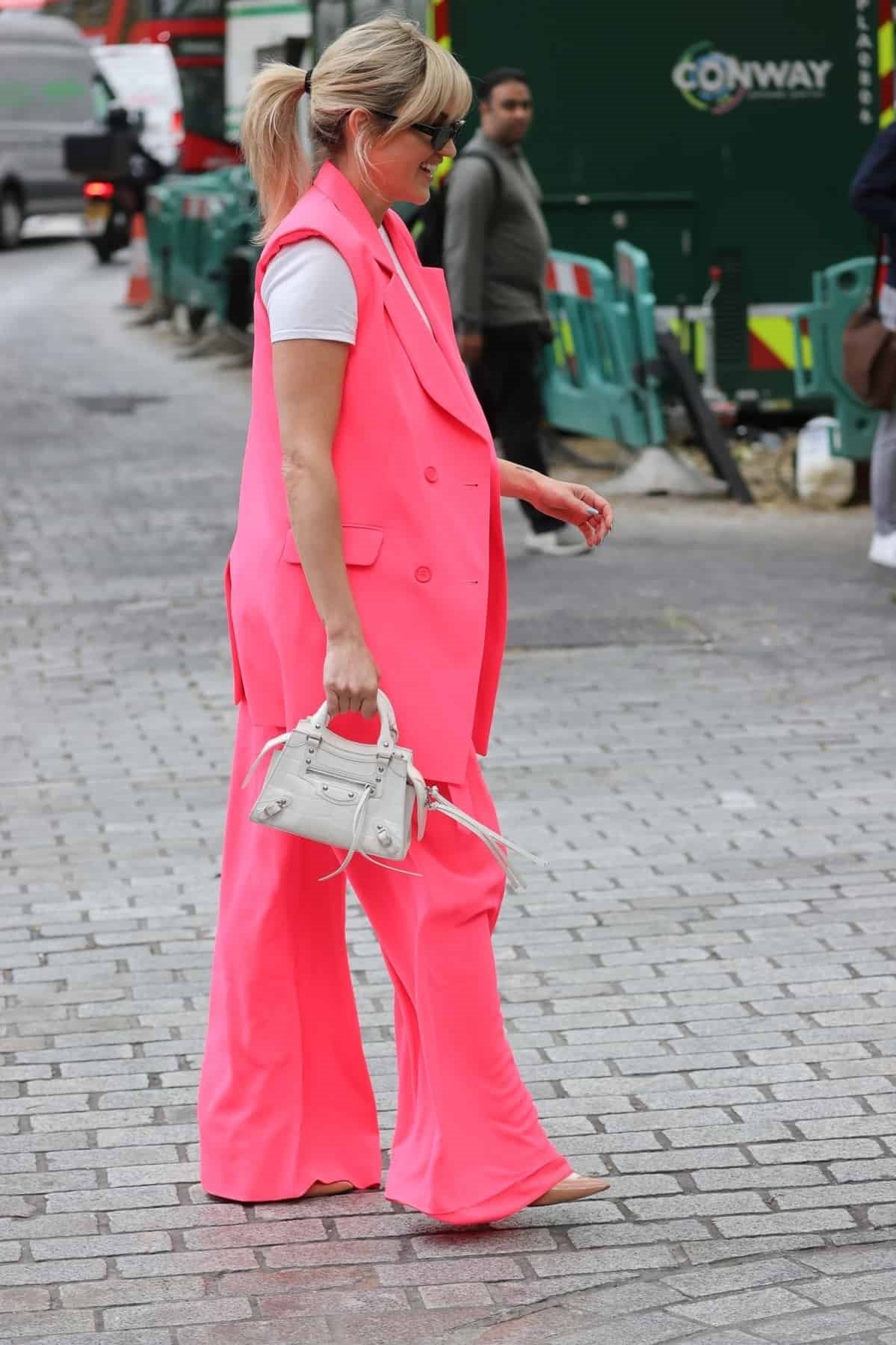 moda roze odelo 0779066923-min.jpg