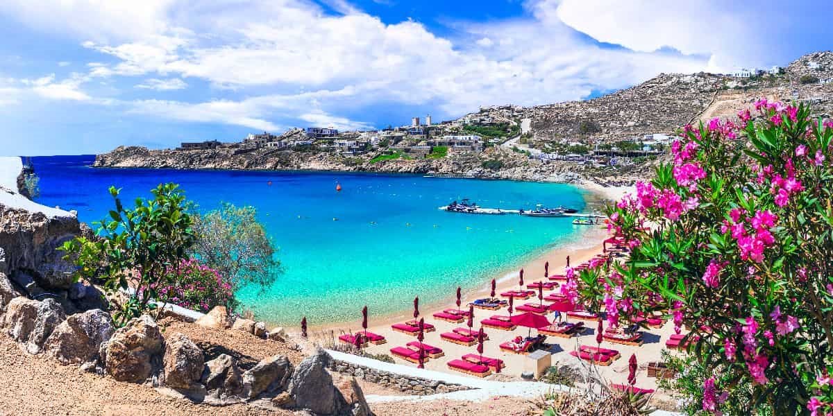 mikonos plaza-min.jpg