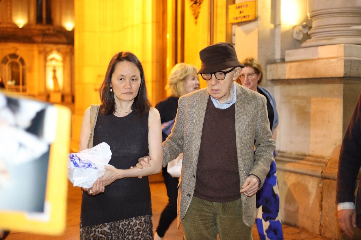 Mia Farou, životna priča