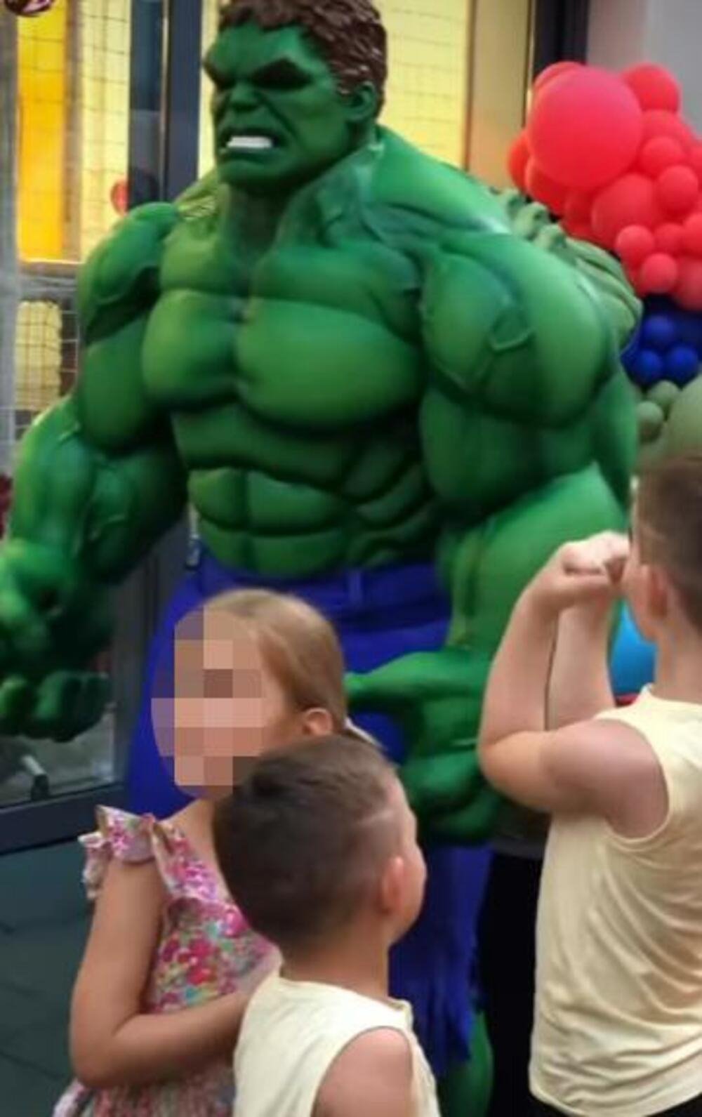 ana rajkovic slavi sinu rodjendan 2.jpg