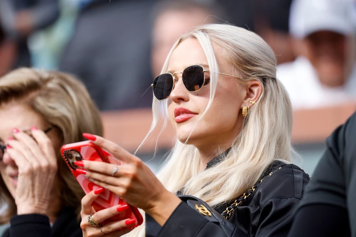 morgan ridl 0762834218-min.jpg