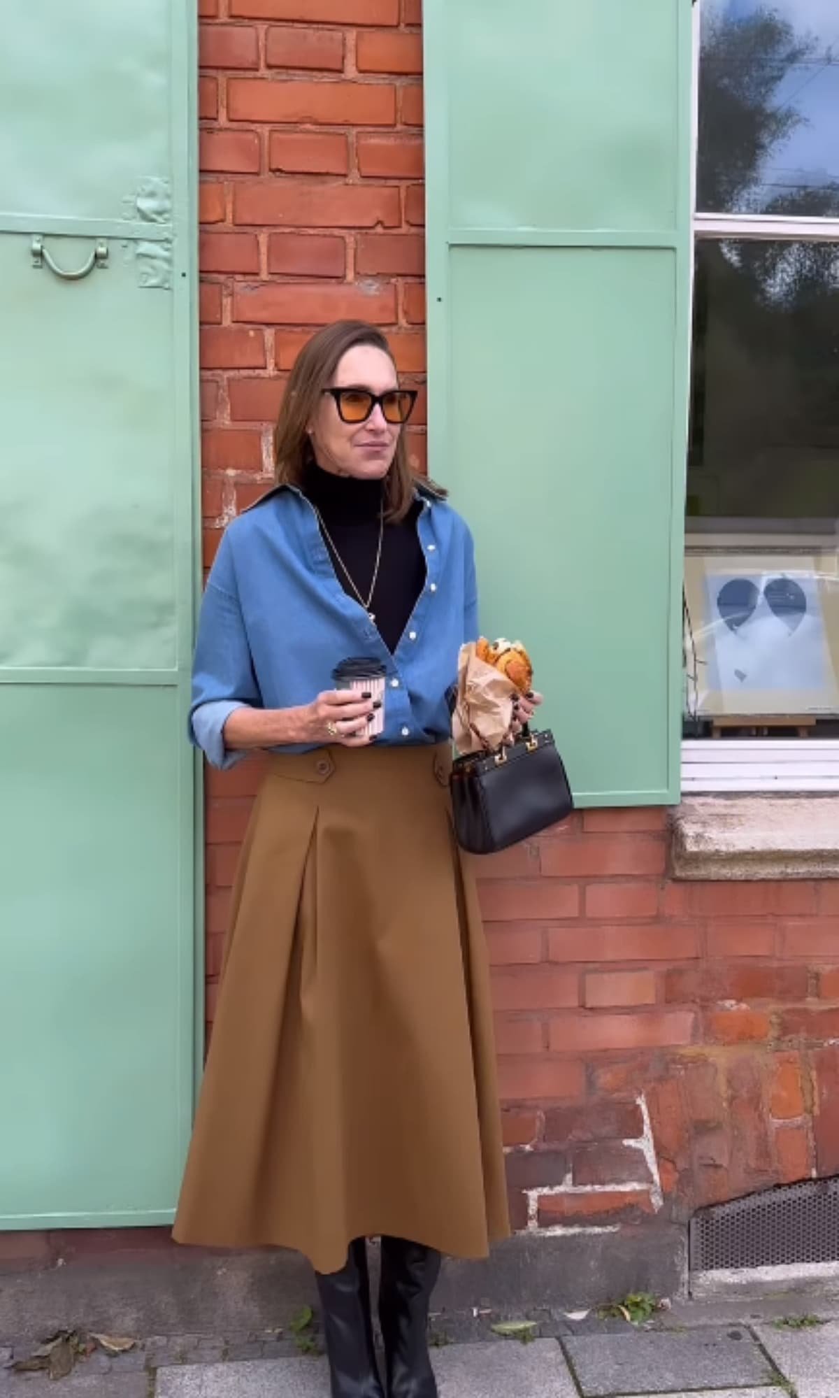 moderna suknja s faltama nettiweber-min.jpg