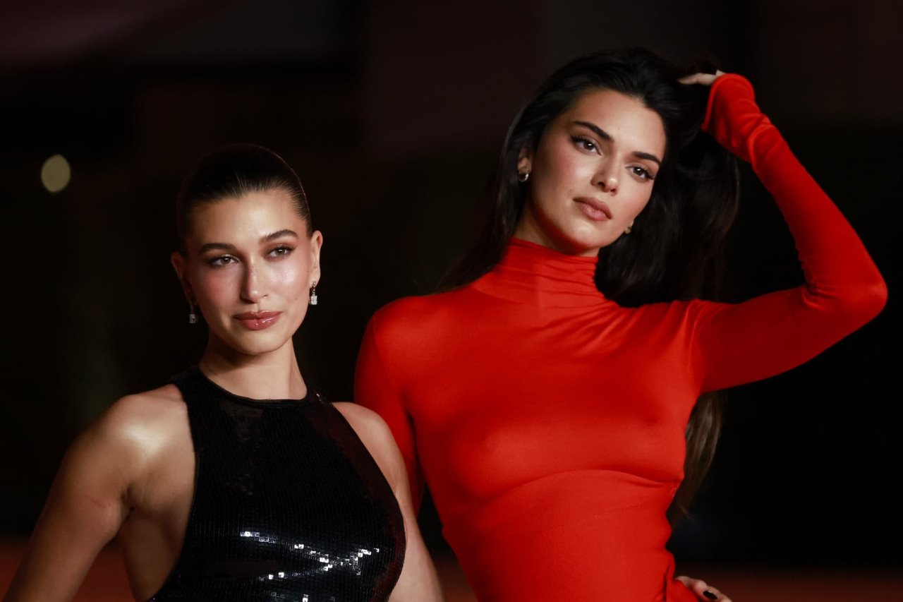 svecane haljine moda hejli biber i kendal dzener 0826542853-min.jpg