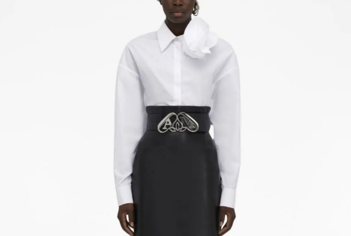 bela kosulja za novu godinu aleksandar mekvin.jpg