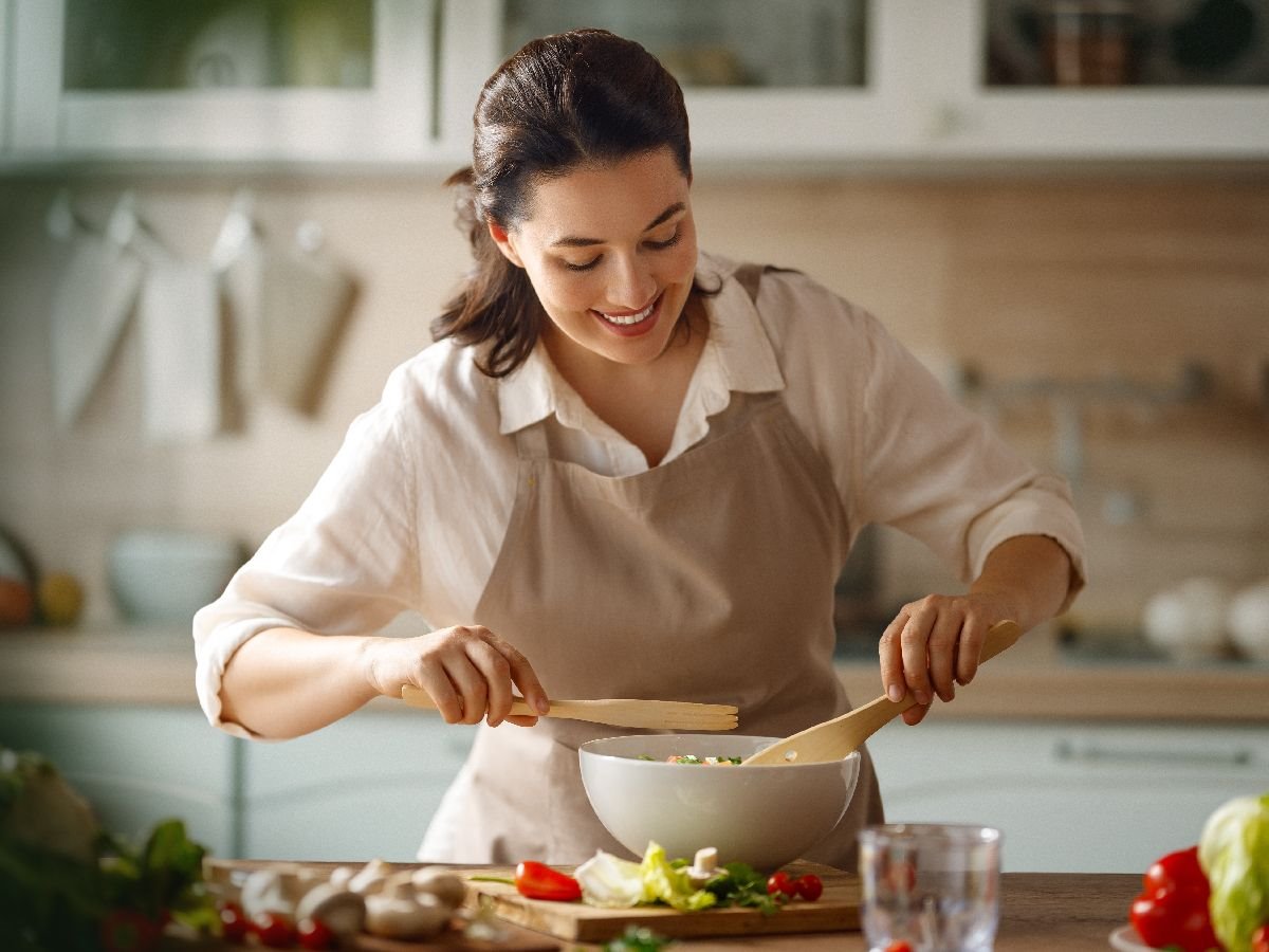 zena kuva rucak povrce 2.jpg