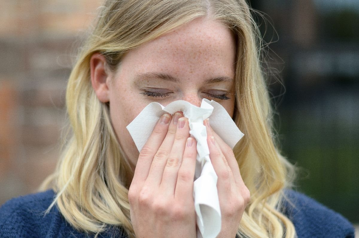 zena kija curi nos.jpg