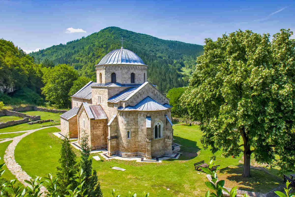 manastir gradac.jpg